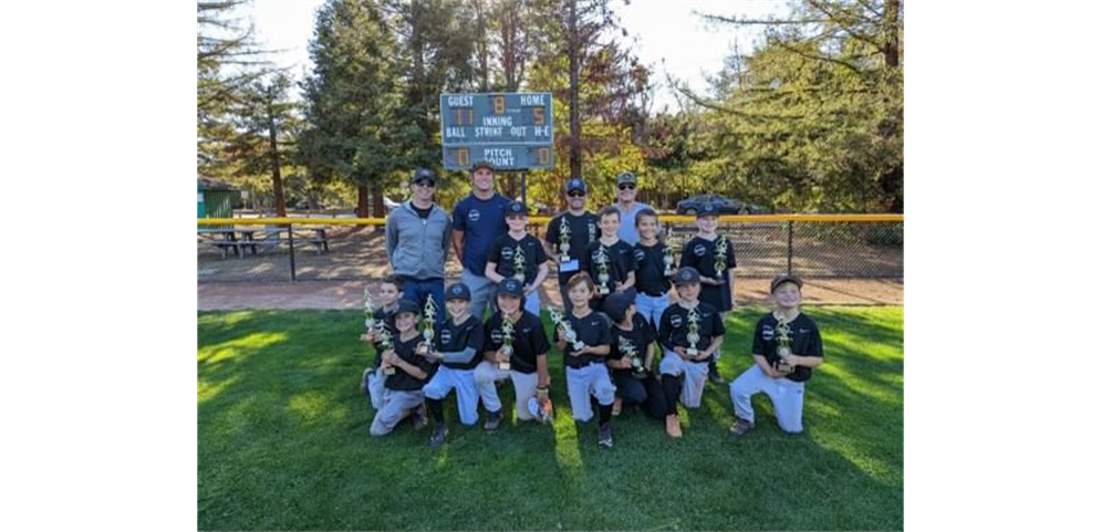 Fall Ball Majors Champion 2022 - Black Team